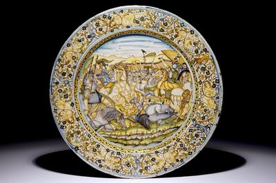 Un grand plat en majolique italienne, Castelli, atelier de Francesco Grue, 1ère moitié du 17ème