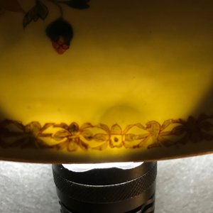 Un grand plat en porcelaine de Chine du service du Roi de France Louis XV, Yongzheng, vers 1732 — photo 3