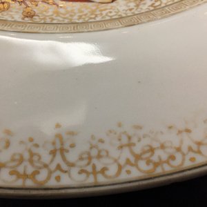 Un grand plat en porcelaine de Chine famille rose à décor d'un paysage raffiné, Yongzheng/Qianlong — photo 6