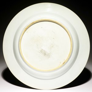 Un grand plat en porcelaine de Chine verte-imari aux armes de Brabandt, Kangxi/Yongzheng — photo 3