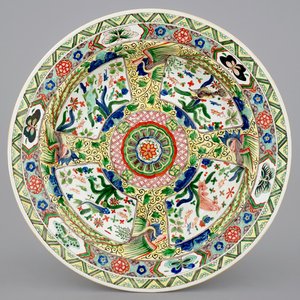 Un grand plat en porcelaine de style famille verte, Samson, Paris, fin du 19ème — photo 1