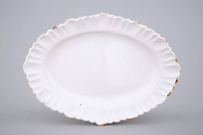 Un grand plat ovale en blanc de Delft au bord plié, 18ème