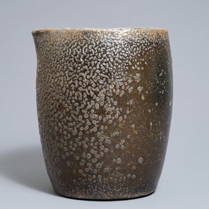 Un grand pot à verser en grès émaillé au sel, Japon, Meiji/Showa, 19/20ème — photo 2