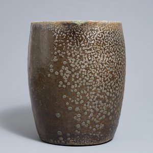 Un grand pot à verser en grès émaillé au sel, Japon, Meiji/Showa, 19/20ème — photo 3