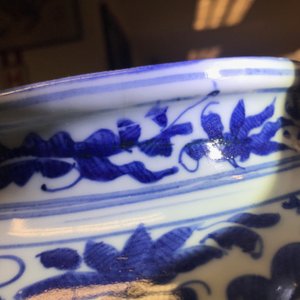Un grand pot couvert en porcelaine de Chine bleu et blanc, Wanli, Ming — photo 11