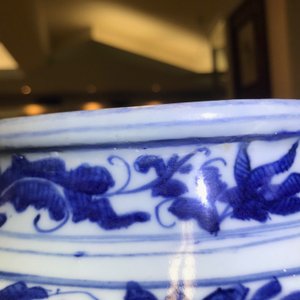 Un grand pot couvert en porcelaine de Chine bleu et blanc, Wanli, Ming — photo 12