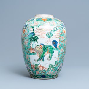 Un grand pot en porcelaine de Chine famille verte à décor d'animaux mythiques, Kangxi — photo 4