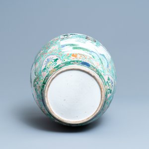 Un grand pot en porcelaine de Chine famille verte à décor d'animaux mythiques, Kangxi — photo 7
