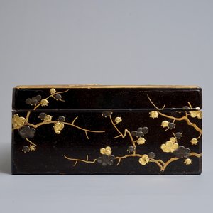 Un grand suzuribako en laque à décor de prunus, Japon, Edo ou Meiji, 18/19ème — photo 5