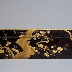 Un grand suzuribako en laque à décor de prunus, Japon, Edo ou Meiji, 18/19ème — photo 6