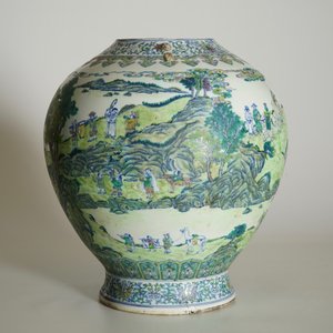 Un grand vase au paysage en porcelaine de Chine doucai, marque de Qianlong, 19/20ème — photo 11