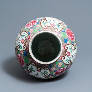 Un grand vase couvert de style famille rose en porcelaine de Samson, France, 19ème — photo 6