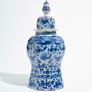Un grand vase couvert en faïence de Delft bleu et blanc, 18ème — photo 2