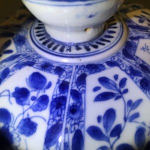 Un grand vase couvert en porcelaine de Chine bleu et blanc, Kangxi — photo 8