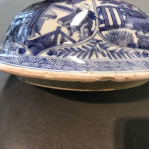 Un grand vase couvert en porcelaine de Chine bleu et blanc, Kangxi — photo 16