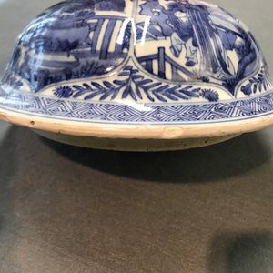 Un grand vase couvert en porcelaine de Chine bleu et blanc, Kangxi — photo 17