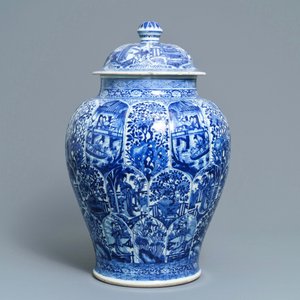 Un grand vase couvert en porcelaine de Chine bleu et blanc, Kangxi — photo 2