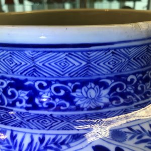 Un grand vase couvert en porcelaine de Chine bleu et blanc, Kangxi — photo 31