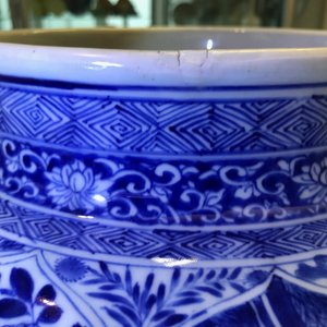 Un grand vase couvert en porcelaine de Chine bleu et blanc, Kangxi — photo 32