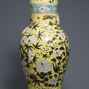Un grand vase couvert en porcelaine de Chine de style Dayazhai, 19ème — photo 1