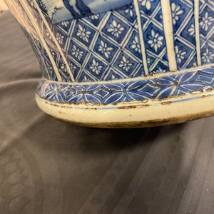 Un grand vase couvert en porcelaine de Chine en bleu et blanc, Kangxi — photo 14