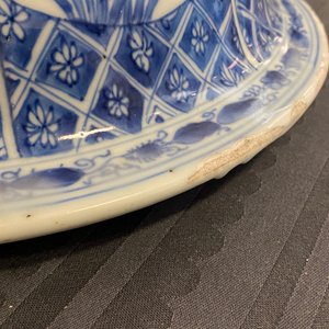 Un grand vase couvert en porcelaine de Chine en bleu et blanc, Kangxi — photo 8