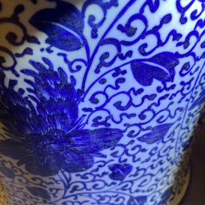 Un grand vase couvert en porcelaine de Chine en bleu et blanc, Kangxi — photo 17