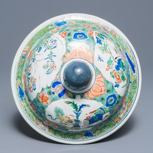 Un grand vase couvert en porcelaine de Chine famille verte à décor de paysages fluviales, Kangxi — photo 8