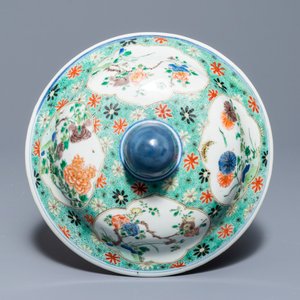 Un grand vase couvert en porcelaine de Chine famille verte à décor de paysages fluviales, Kangxi — photo 8
