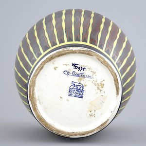 Un grand vase de Charles Catteau pour Boch Keramis à décor jaune sur fond noir, vers 1924 — photo 6