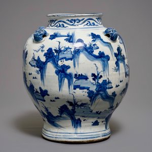 Un grand vase de forme balustre en porcelaine de Chine bleu et blanc, Ming — photo 3
