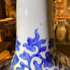 Un grand vase de forme bouteille en porcelaine d'Arita en bleu et blanc, Japon, Edo, 17ème — photo 12