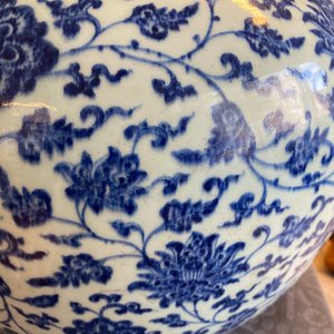 Un grand vase de forme double gourde en porcelaine de Chine en bleu et blanc, 19/20ème — photo 15