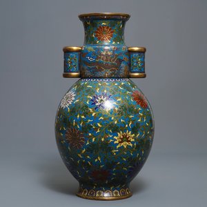 Un grand vase de forme hu en émaux cloisonnés, marque Qi Yu Bao Tung Chih Chen, Chine, 19ème — photo 1