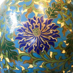 Un grand vase de forme hu en émaux cloisonnés, marque Qi Yu Bao Tung Chih Chen, Chine, 19ème — photo 13
