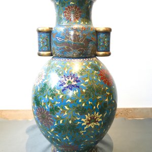 Un grand vase de forme hu en émaux cloisonnés, marque Qi Yu Bao Tung Chih Chen, Chine, 19ème — photo 22