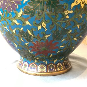 Un grand vase de forme hu en émaux cloisonnés, marque Qi Yu Bao Tung Chih Chen, Chine, 19ème — photo 29