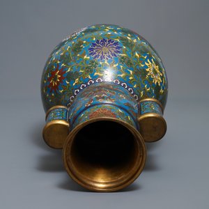 Un grand vase de forme hu en émaux cloisonnés, marque Qi Yu Bao Tung Chih Chen, Chine, 19ème — photo 5