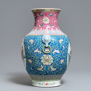 Un grand vase de forme 'hu' en porcelaine de Chine famille rose, marque de Qianlong, République, 20ème — photo 5