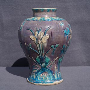Un grand vase de forme meiping en grès fahua, Chine, Ming — photo 8