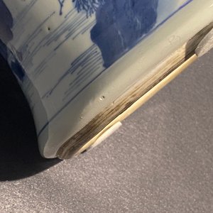 Un grand vase de forme 'yenyen' en porcelaine de Chine en bleu et blanc, Kangxi — photo 22