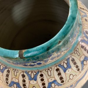 Un grand vase en céramique polychrome, Maroc ou Tunésie, vers 1900 — photo 10