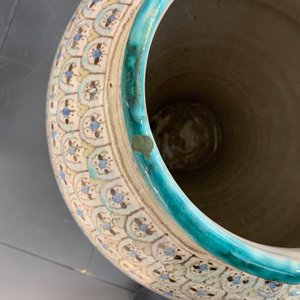 Un grand vase en céramique polychrome, Maroc ou Tunésie, vers 1900 — photo 8