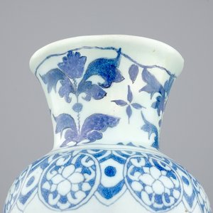 Un grand vase en faïence de Delft au decor d'une chinoiserie, 17ème — photo 7