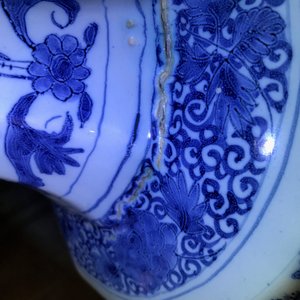 Un grand vase en faïence de Delft en bleu et blanc à décor de chinoiserie, fin du 17ème — photo 9