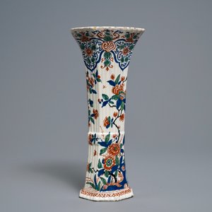 Un grand vase en faïence de Delft en palette cachemire, 17/18ème — photo 2