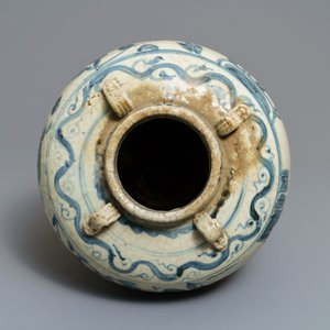Un grand vase en porcelaine de Chine bleu et blanc dite 'de Swatow', Ming — photo 5