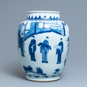 Un grand vase en porcelaine de Chine bleu et blanc, époque Transition — photo 1