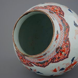 Un grand vase en porcelaine de Chine de style Imari, 17/18ème — photo 5