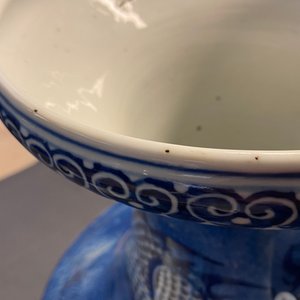 Un grand vase en porcelaine de Chine en bleu, blanc et rouge de cuivre, Jiaqing — photo 42